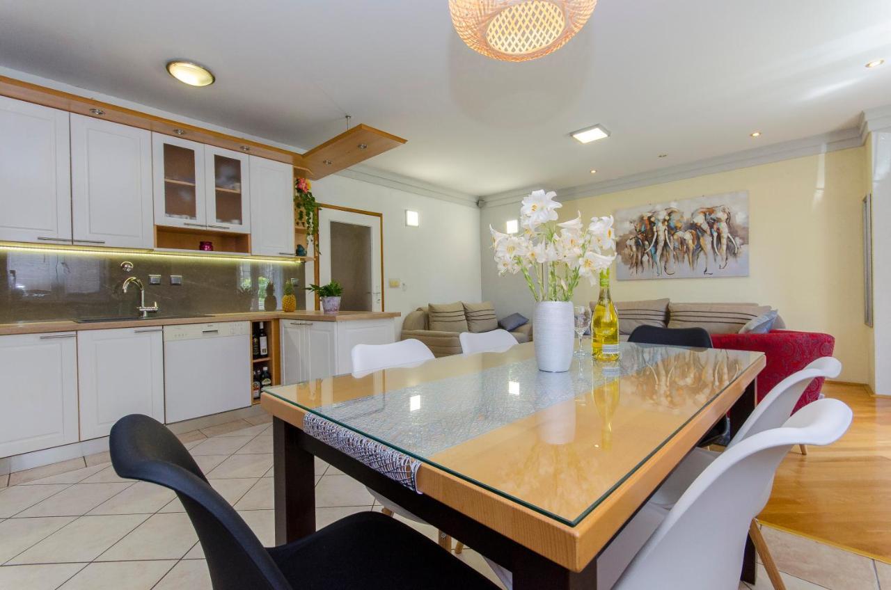 Ferienwohnung Fima Centar Stobrec Split Exterior foto